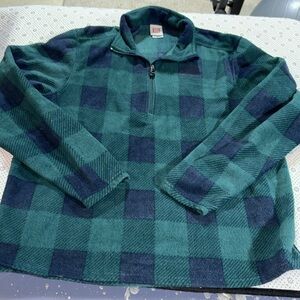 Avalanche zipper buffalo plaid fleece top! Beautiful color!